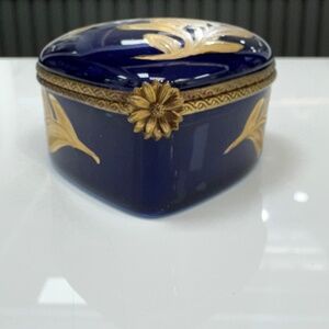 Artisanal Limoges Heart-Shaped Trinket Box